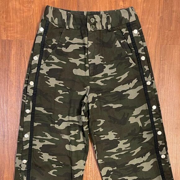 Fashion Nova Camouflage Snao Button Sides High waist Bell Bottom Cotton Pants XS - Picture 8 of 14